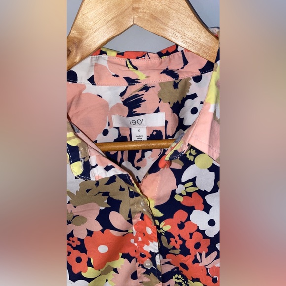 💙1901 Floral Blouse - Picture 3 of 4